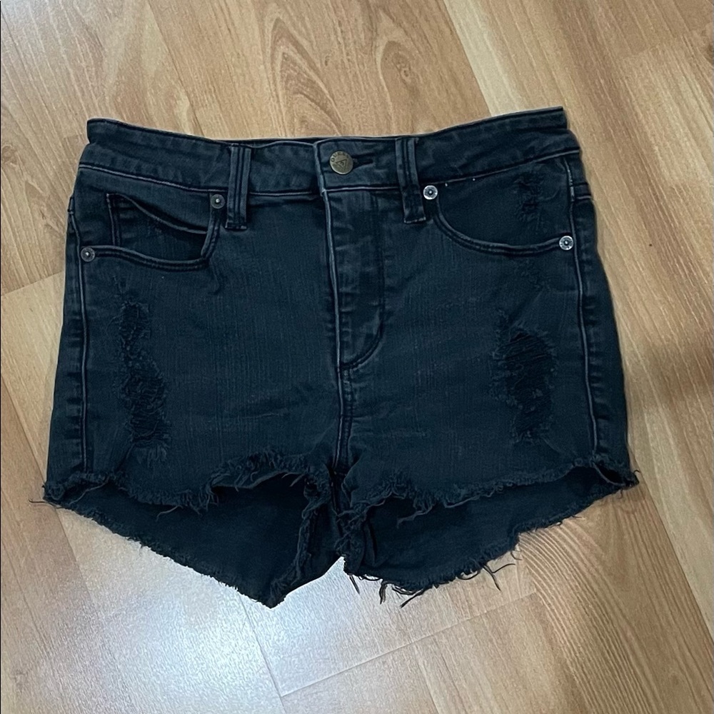 Guess shorts size 25